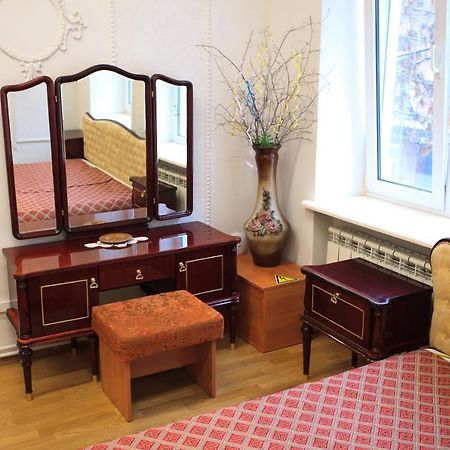 Central Apartments Lviv Bagian luar foto